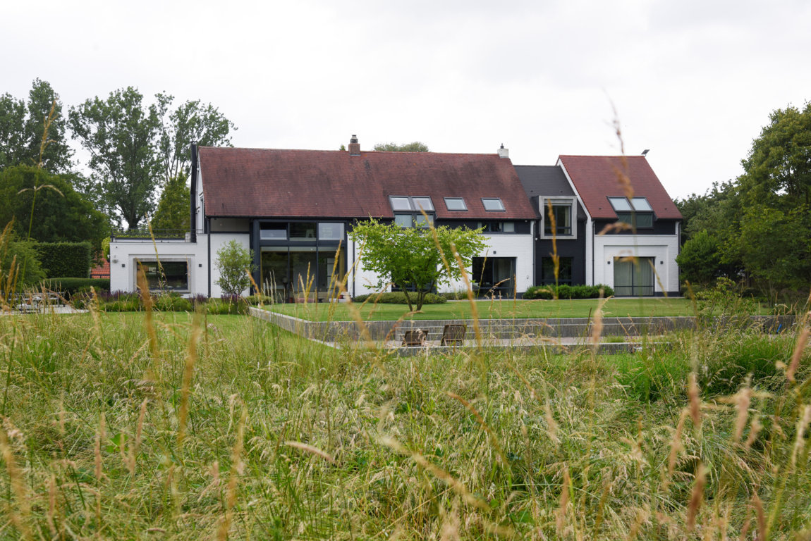 Doornik - Landschapstuin met strakke lijnen