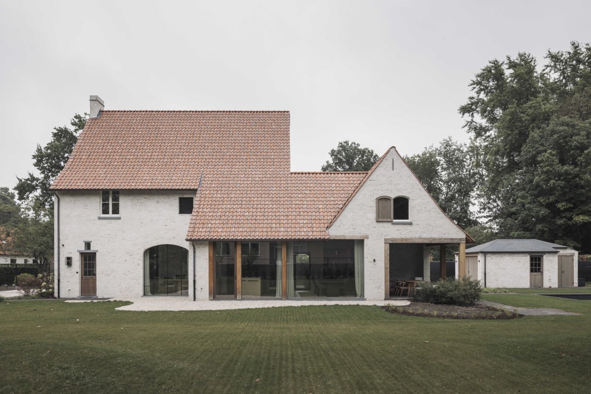 Bilzen - Charmante woning met passende rode dakpannen