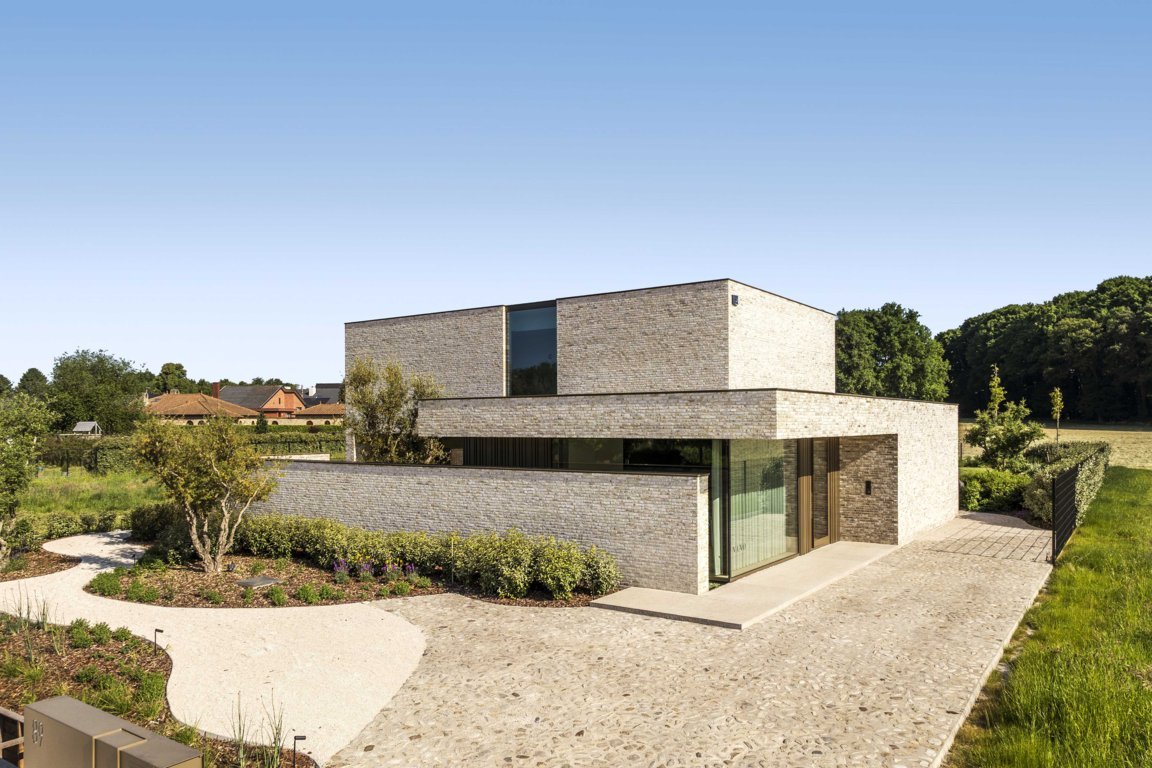 Heusden-Zolder - Moderne villa met rustieke uitstraling