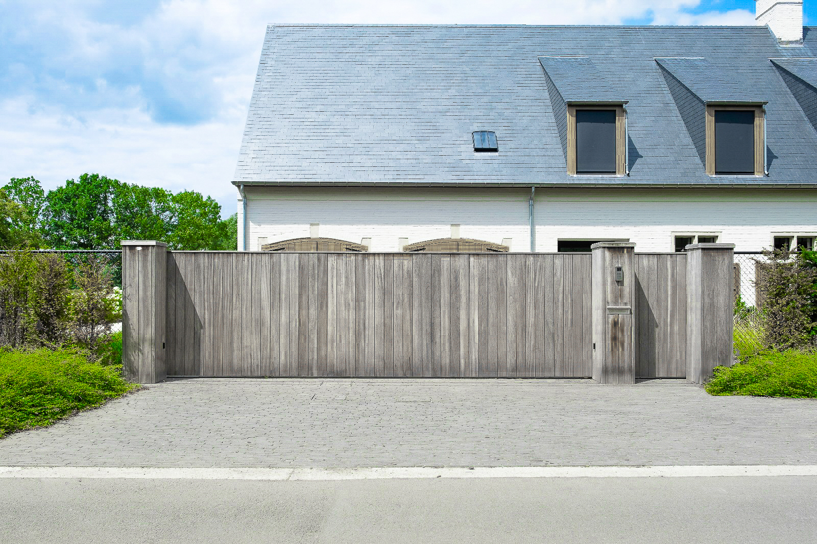 Bonheiden - Karaktervolle villa met houten schuif- en draaipoort