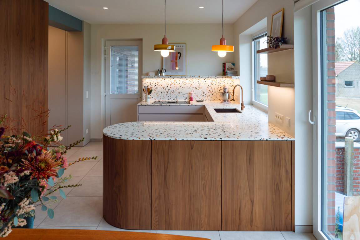 Pepingen - Inrichting keuken met stijlvolle kleuraccenten