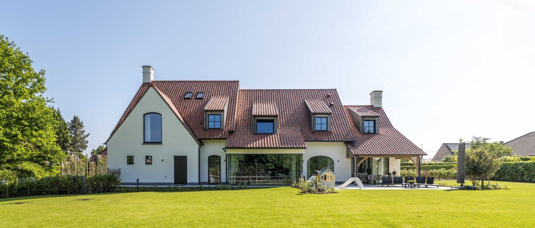 Hoeilaart - Tijdloze villa met verfijnd metselwerk