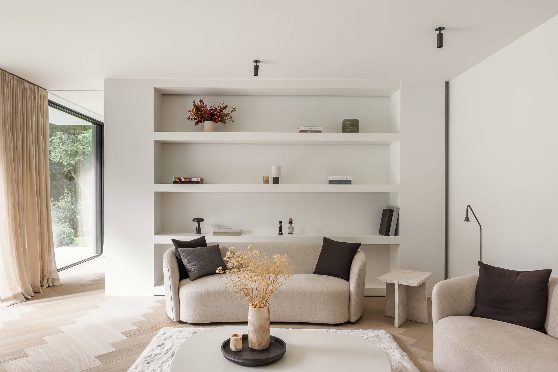 Brasschaat - Tijdloze woning met visgraatparket