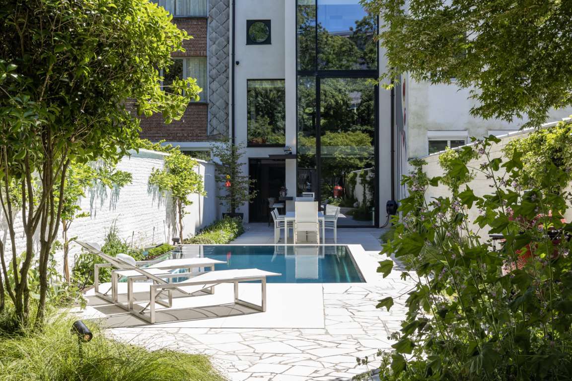 Antwerpen - Inrichting charmante stadstuin met stijlvol inox zwembad